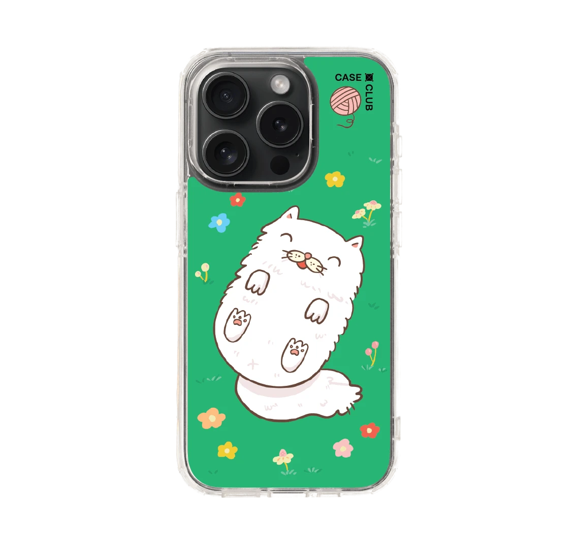 persian cat in the garden